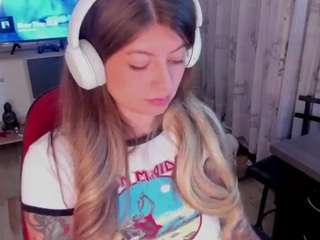 emmaa-hostt