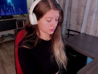 emmaa-hostt