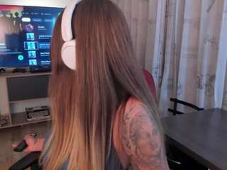 emmaa-hostt