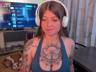 emmaa-hostt