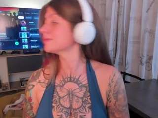 emmaa-hostt
