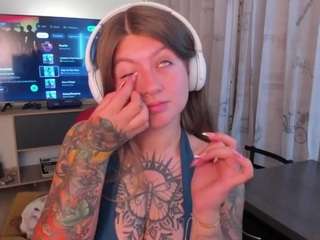 emmaa-hostt