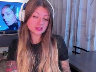 emmaa-hostt