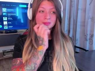 emmaa-hostt