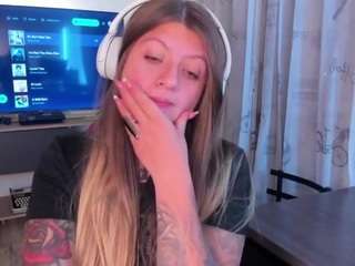emmaa-hostt