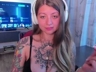 emmaa-hostt
