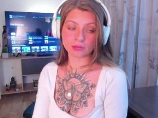 emmaa-hostt