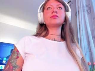 emmaa-hostt