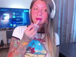 emmaa-hostt