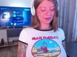 emmaa-hostt