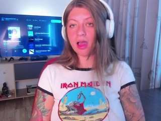 emmaa-hostt