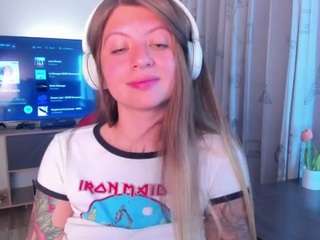 emmaa-hostt