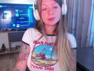 emmaa-hostt