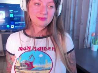 emmaa-hostt