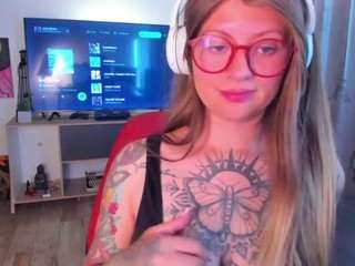 emmaa-hostt