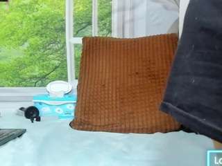 nikol32 live cam profile