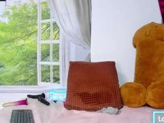 nikol32 Live Webcam on CamSoda