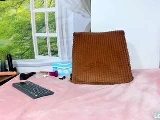 nikol32 Live Webcam on CamSoda