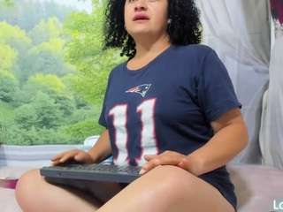 nikol32 live webcam show