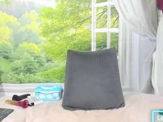 nikol32 live webcam show