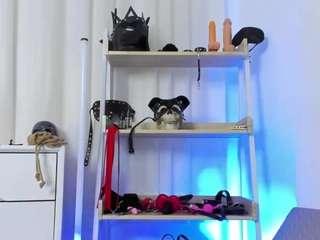 samantha-dm Live Webcam on CamSoda