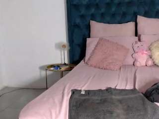 le modèle chocolatesmile est en webcam porno dans un show sur le site camsoda, il possède les tags suivants: cum,lovense,lush,masturbation,shaved-pussy,toys,bbw,big-ass,curvy,ebony,hd,milf