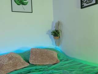 deviildoll Live Webcam on CamSoda