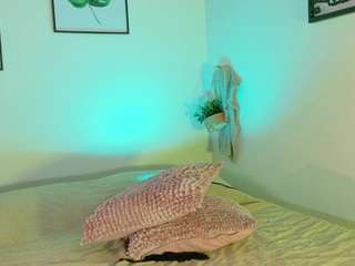 deviildoll Live Webcam on CamSoda