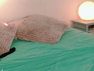 Deviil Doll live cam preview