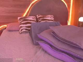 karla-011's CamSoda show and profile