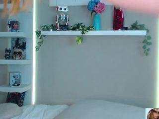 Live webcam model kazzumi on Soda Cams