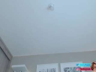 le modèle kazzumi est en webcam porno dans un show sur le site camsoda, il possède les tags suivants: ahegao,no drinking,fingers,anal,handjob,lush,machine,naked,natural,nipple piercings,public,feet,red hair,sexmachine,skinny,smoking,spank,striptease,tattoos,twerk