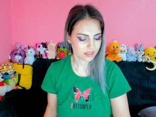 sexyiass, female webcam model,  years old, on live webcam