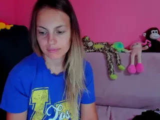 milky mommy's Live Sex Cam Show
