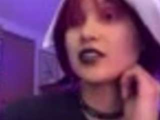 waitingcloudload468 webcam model