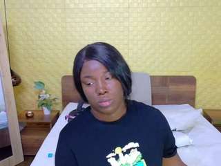 naomhy live cam profile