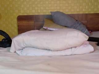naomhy live profile