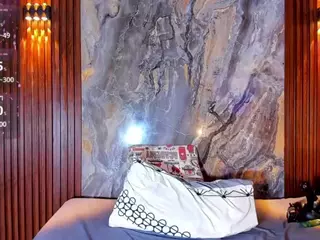Naomhy's Live Sex Cam Show