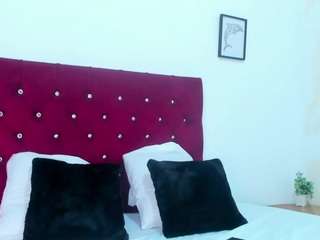  conniee-manuela chat room