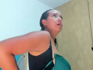 Conniee Manuela's Live Sex Cam Show