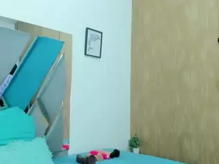 Conniee Manuela's Live Sex Cam Show