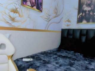 little-mommy Live Webcam on CamSoda