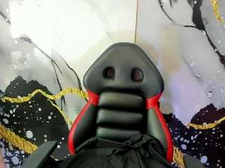 little-mommy's CamSoda show and profile