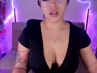 Live cam show with Liz Martins