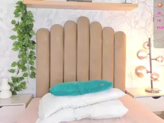 roma-love's Live Sex Cam Show