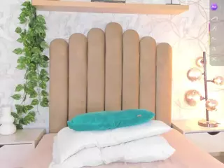 roma-love's Live Sex Cam Show