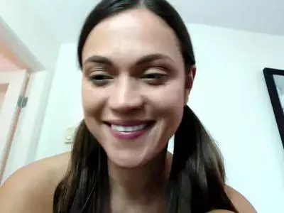 AlyssaReece's live chat room