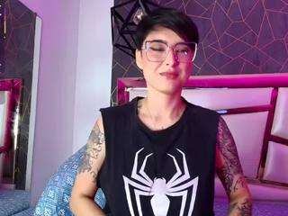 annieswan Live Webcam on CamSoda