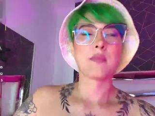 annieswan Live Webcam on CamSoda