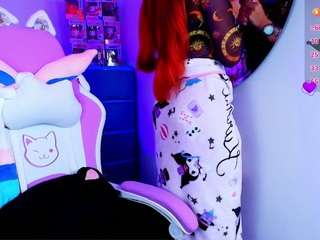 Live webcam model marceliinee on Soda Cams